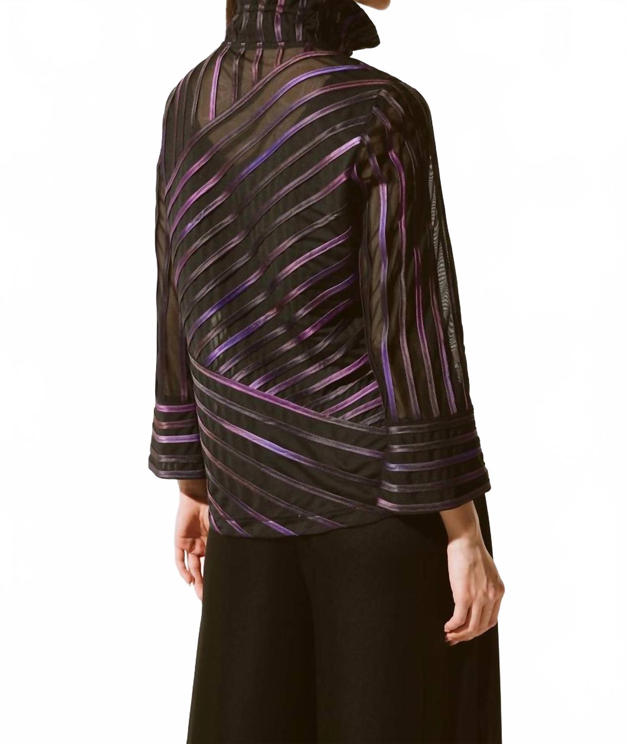 Chaqueta a rayas color negro