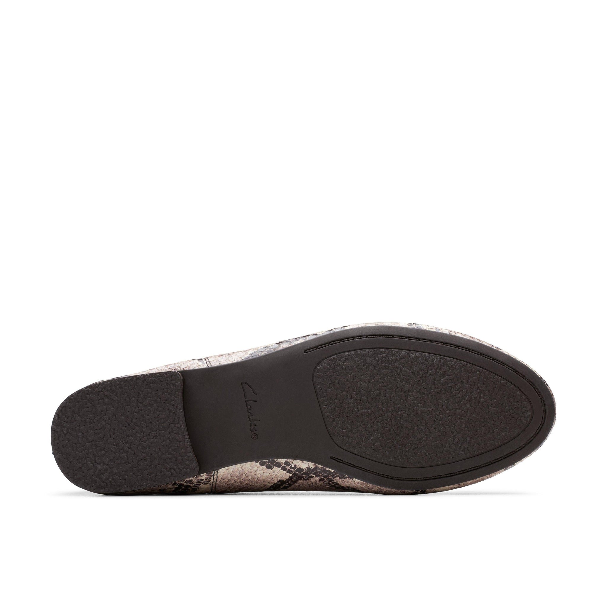 Calzado de cuero color beige