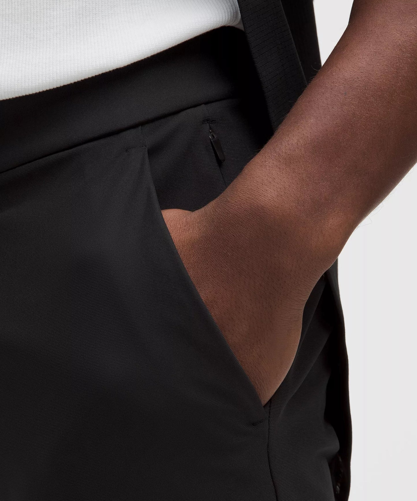 Pantalón de corte ajustado