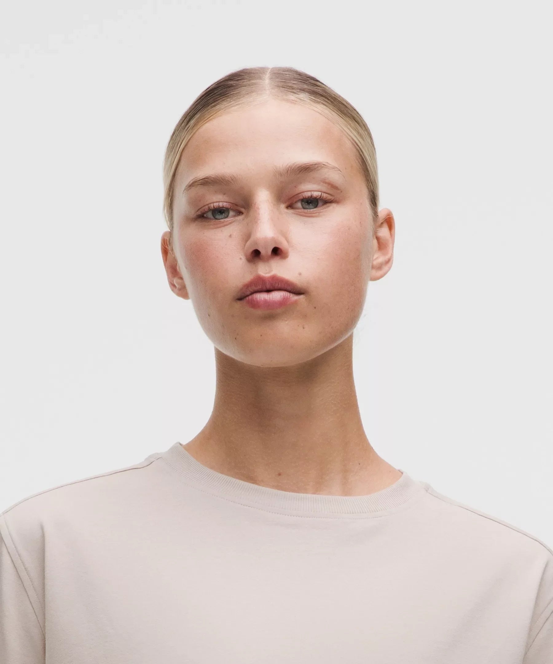 Camiseta de algodón con cuello redondo