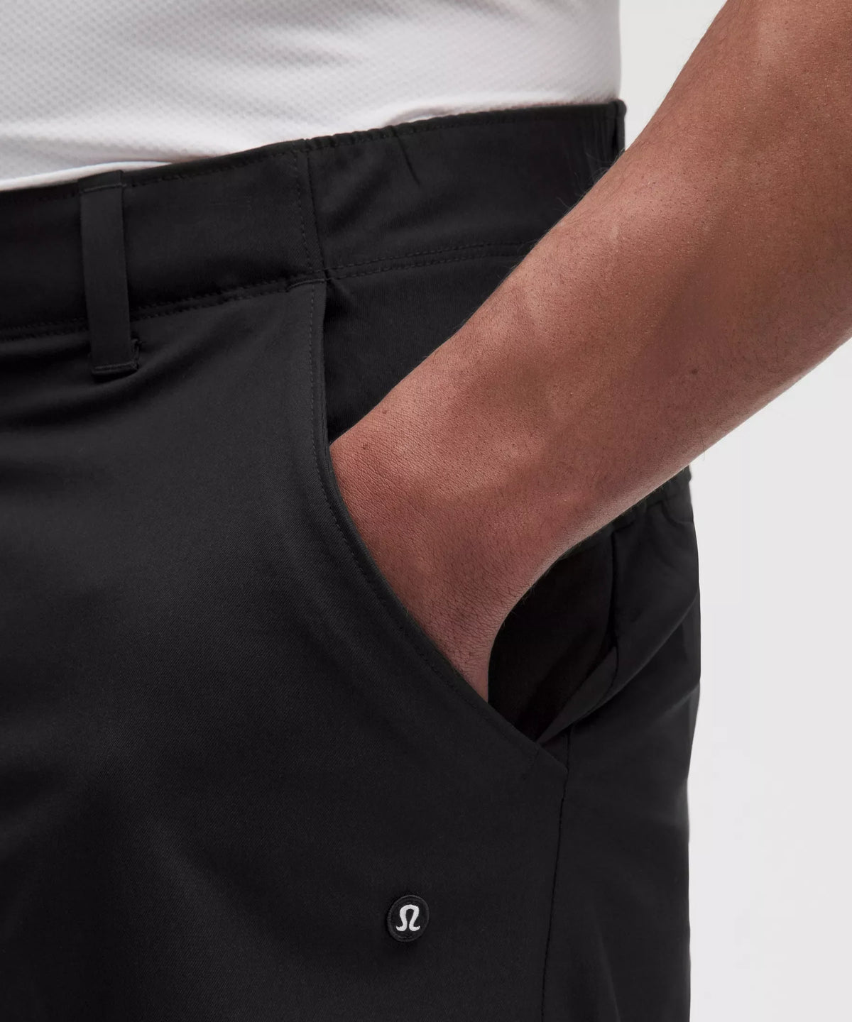 Pantalón de corte amplio