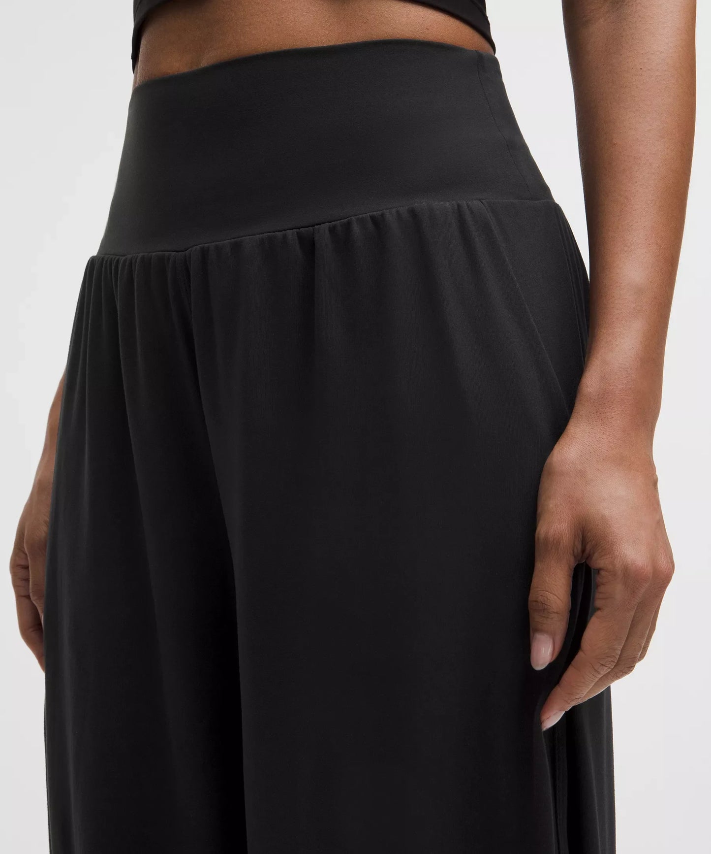 Pantalón deportivo de corte amplio de tiro alto