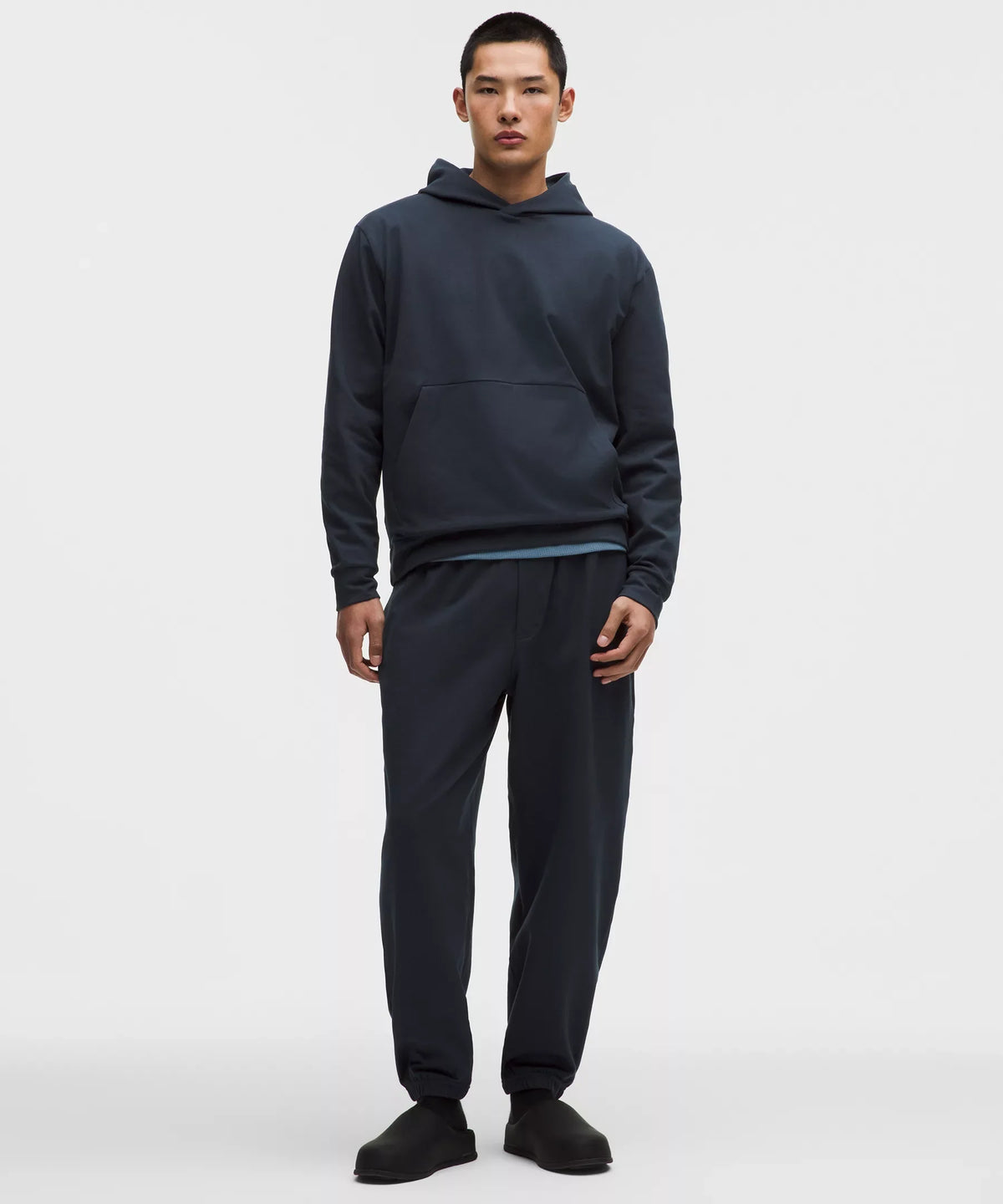 Pantalón deportivo de corte amplio