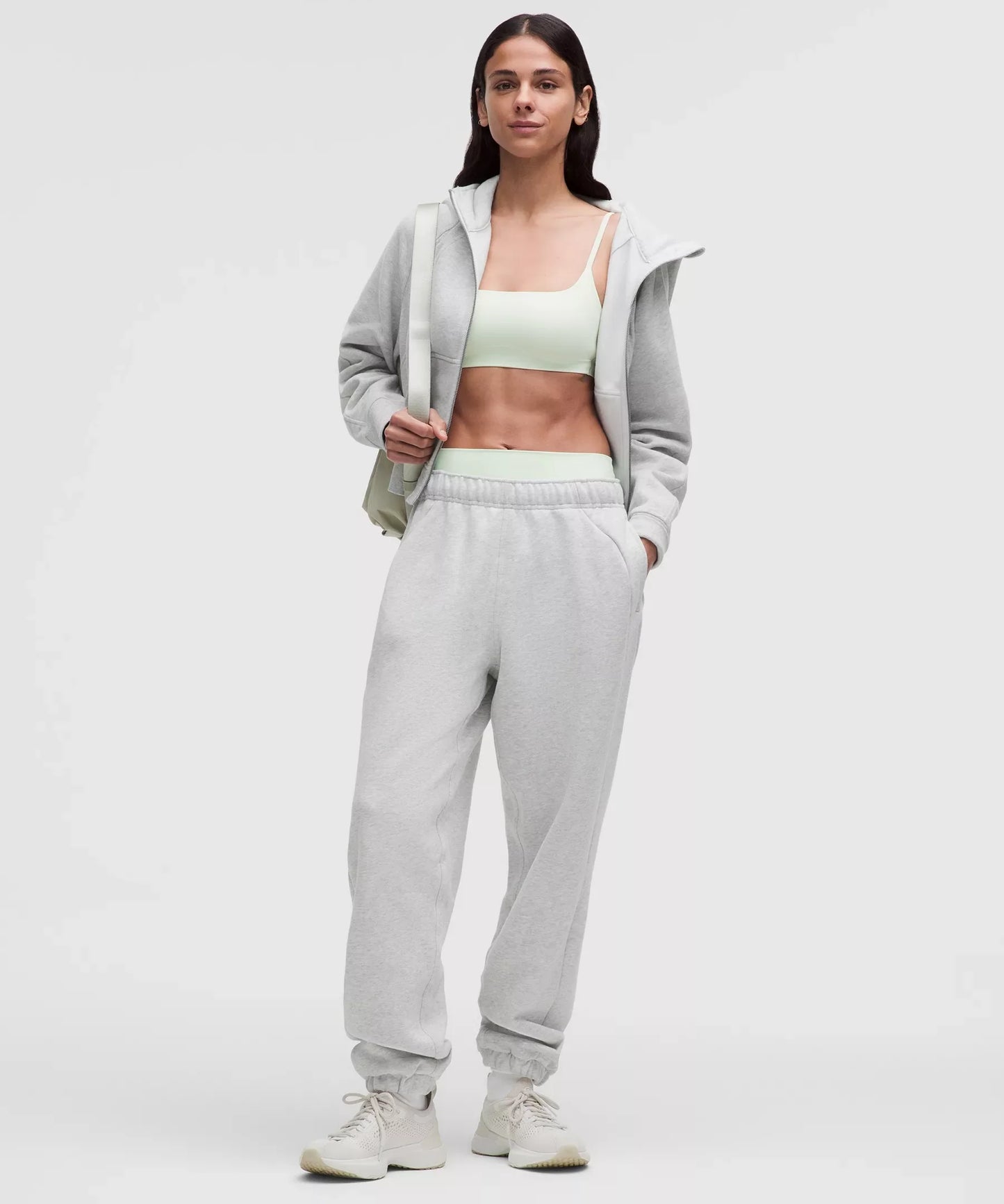 Pantalón deportivo de corte amplio de tiro medio