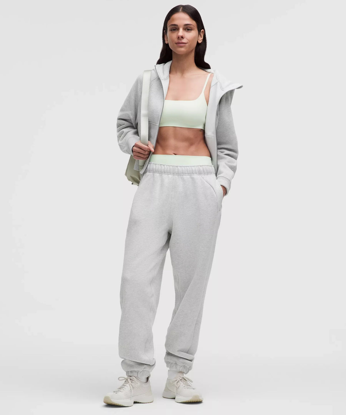 Pantalón deportivo de corte amplio de tiro medio