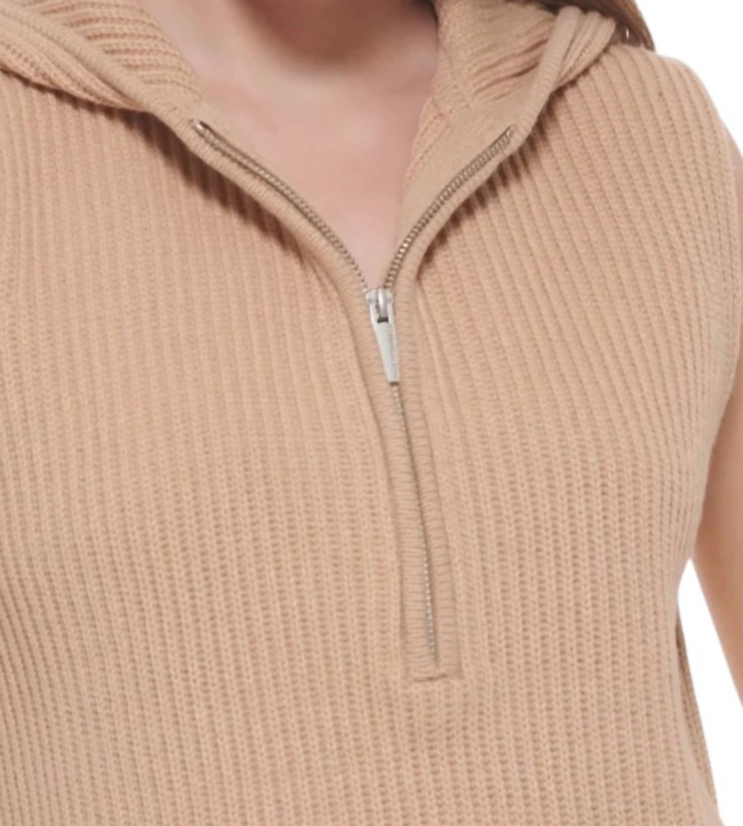 Top sin mangas con tejido acanalado color beige