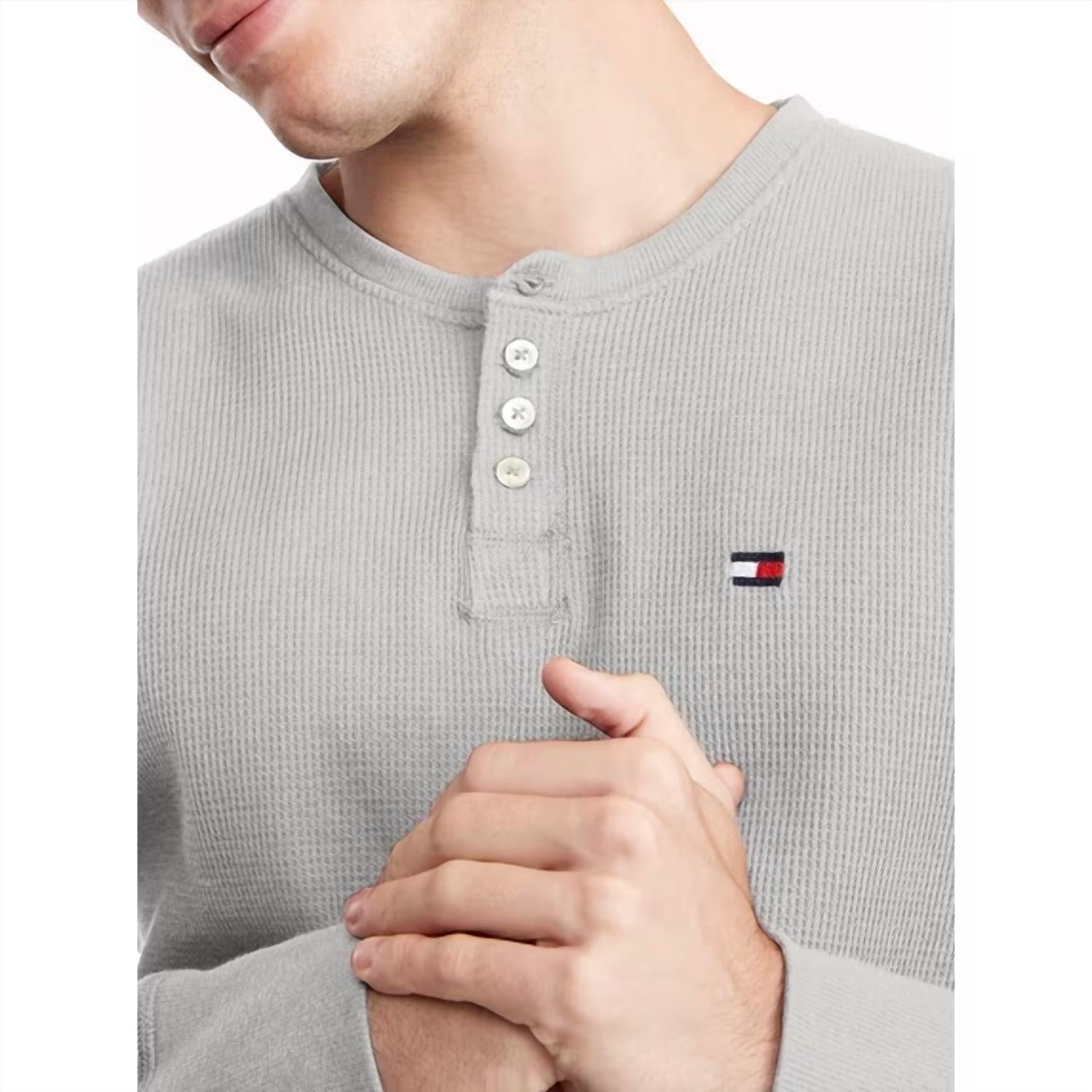 Camiseta con botones de manga larga color gris