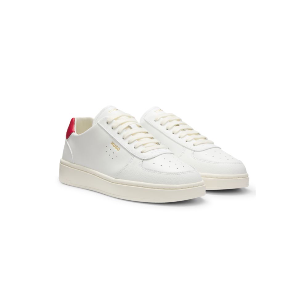Tenis de cuero color dorado