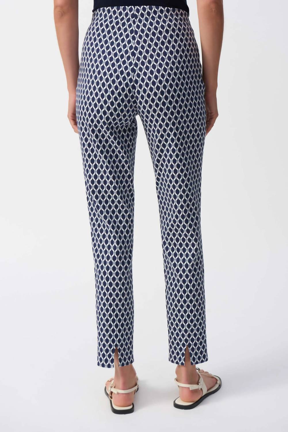 Pantalón color blanco y azul