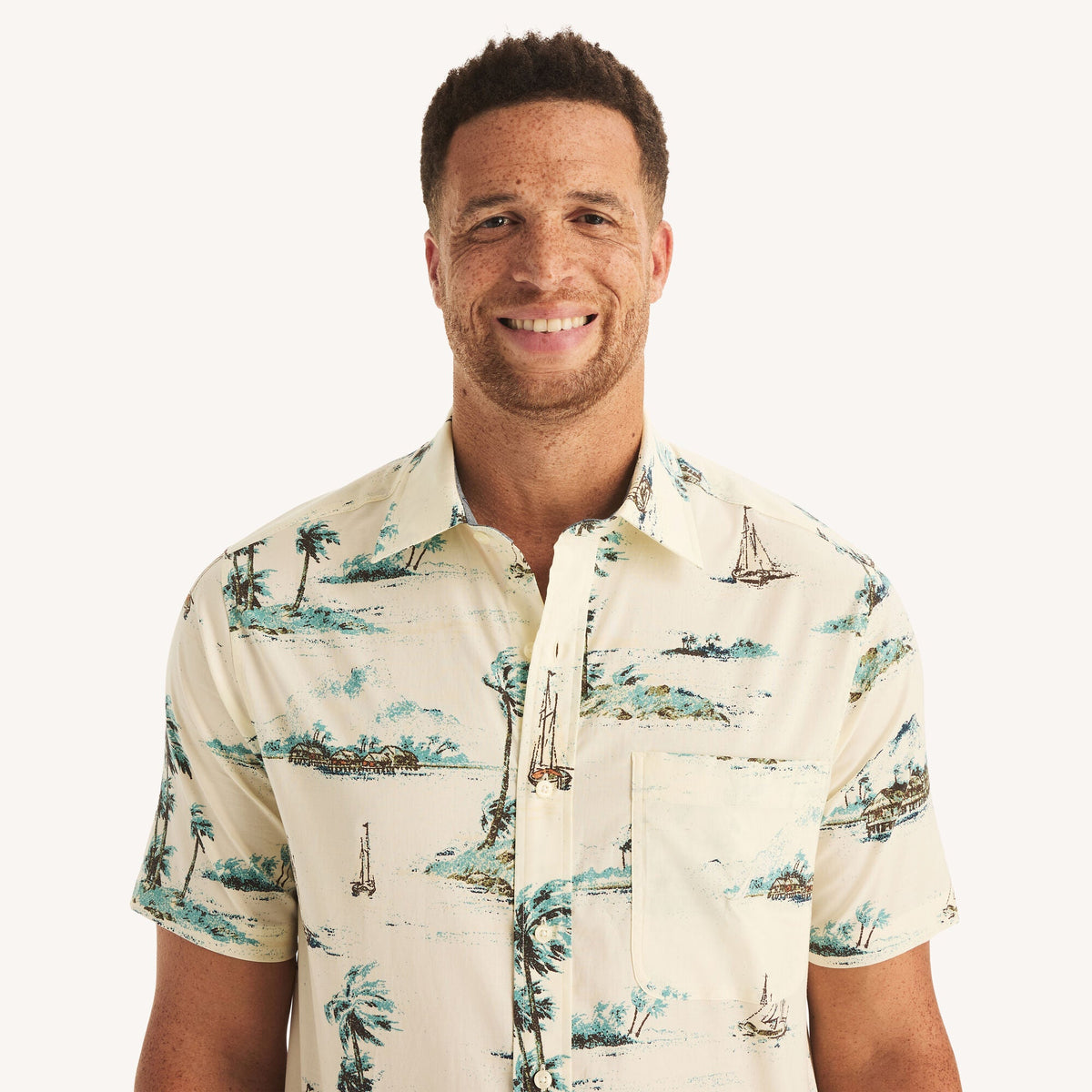 Camisa de hombre de manga corta con estampado