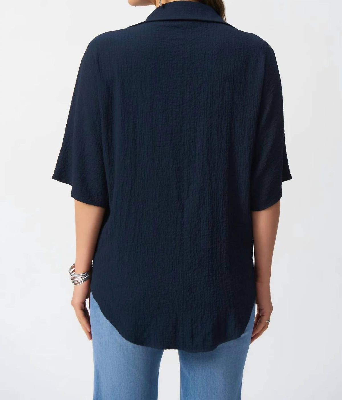 Top con cuello en V color azul