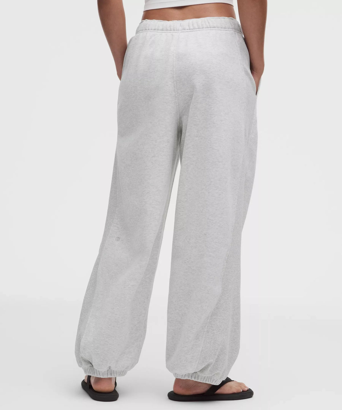 Pantalón deportivo de corte amplio