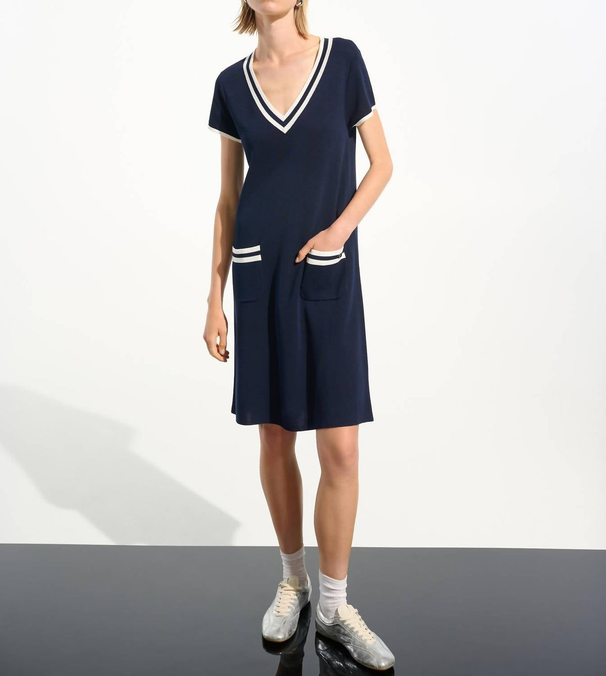 Vestido con cuello en V