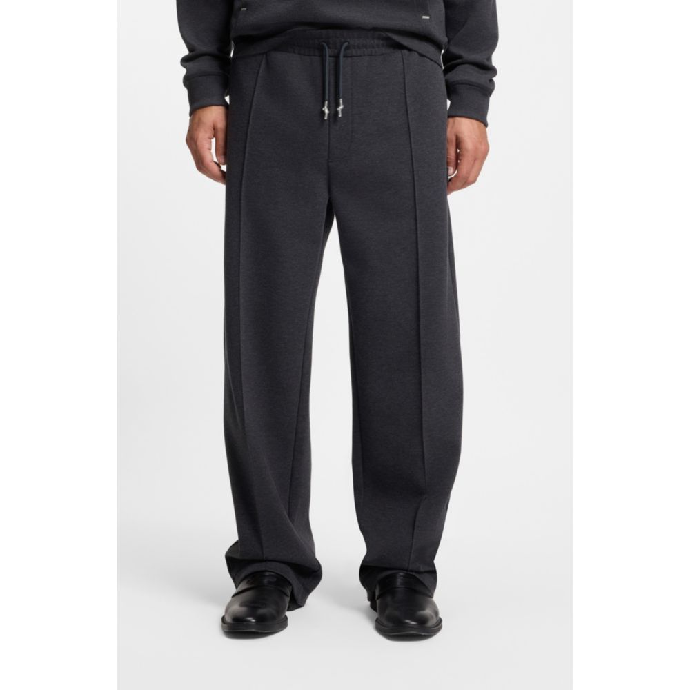 Pantalón deportivo de corte amplio