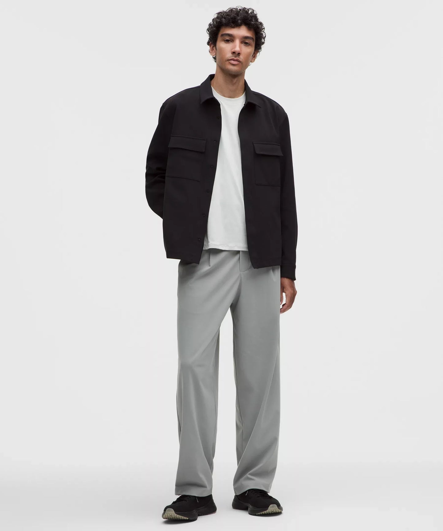 Pantalón de hombre de corte amplio con pliegues