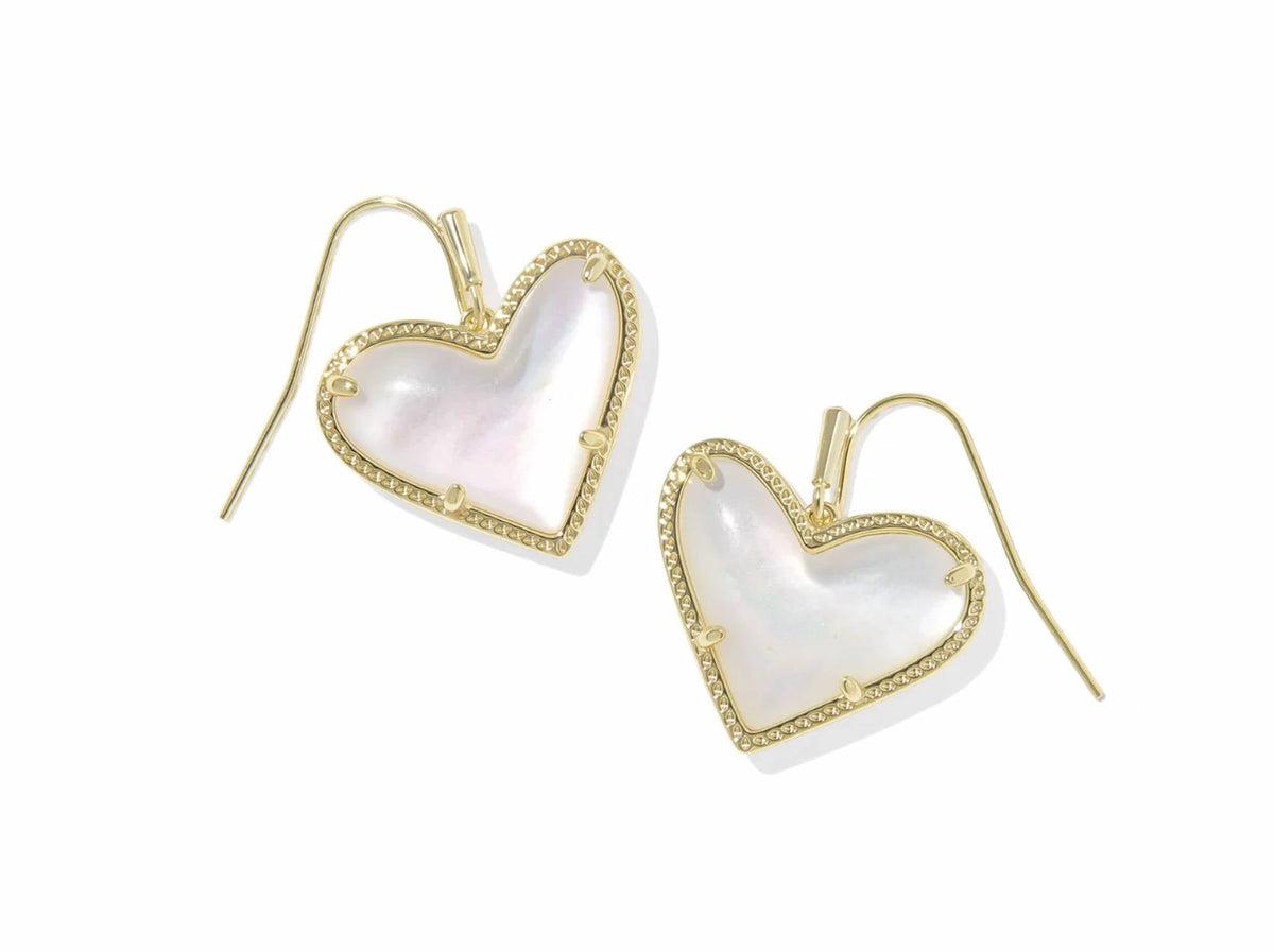 Aretes de mujer color dorado y marfil