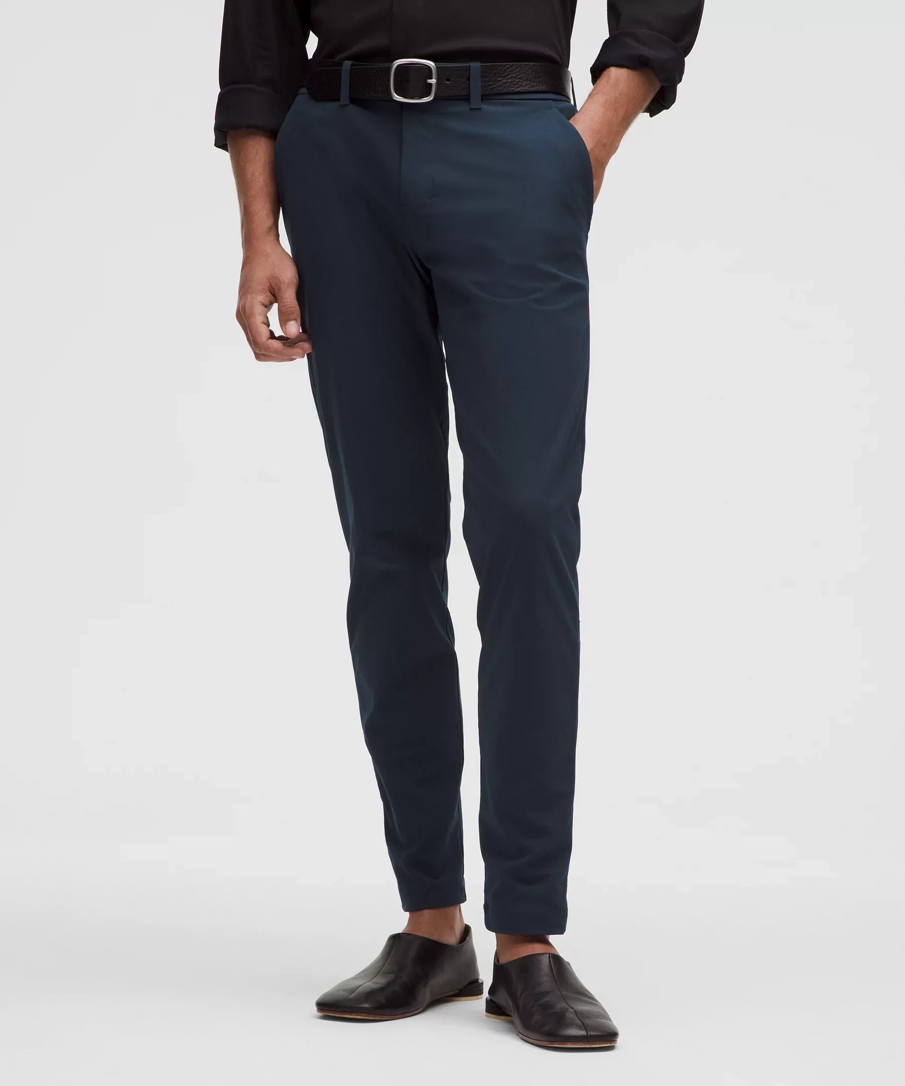 Pantalón de corte ajustado
