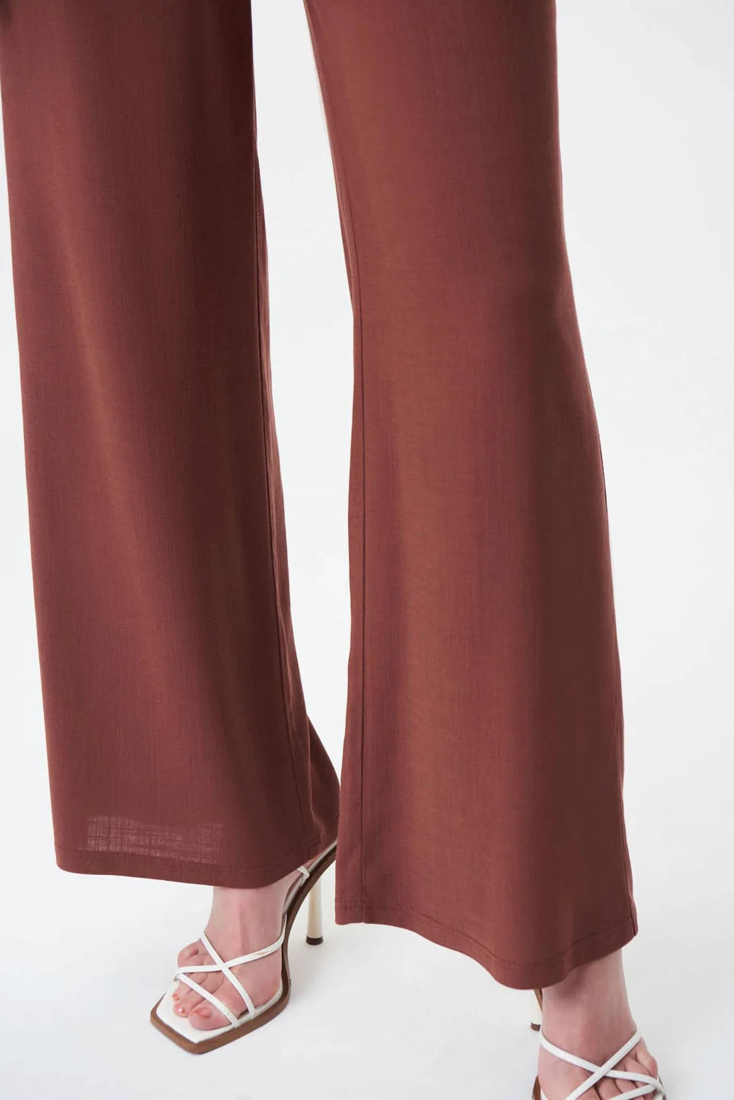 Pantalón de pierna ancha color café