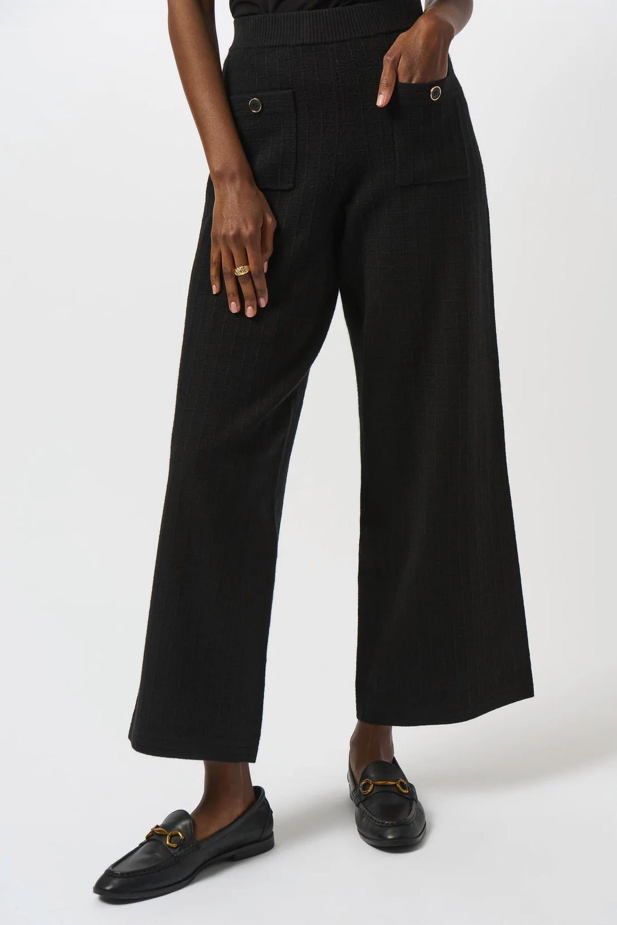 Pantalón de pierna ancha color negro