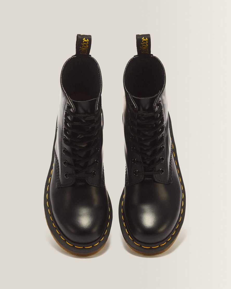 Botas de mujer de cuero con cordones