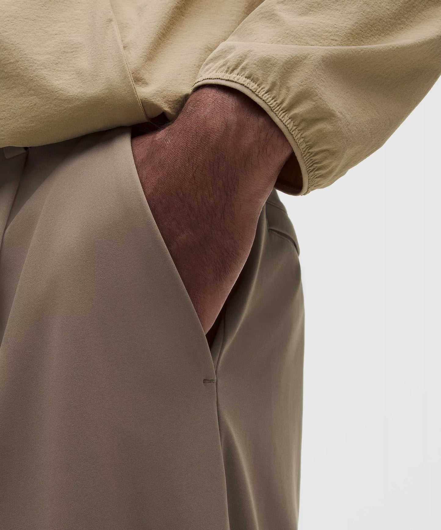 Pantalón de hombre de corte amplio con pliegues