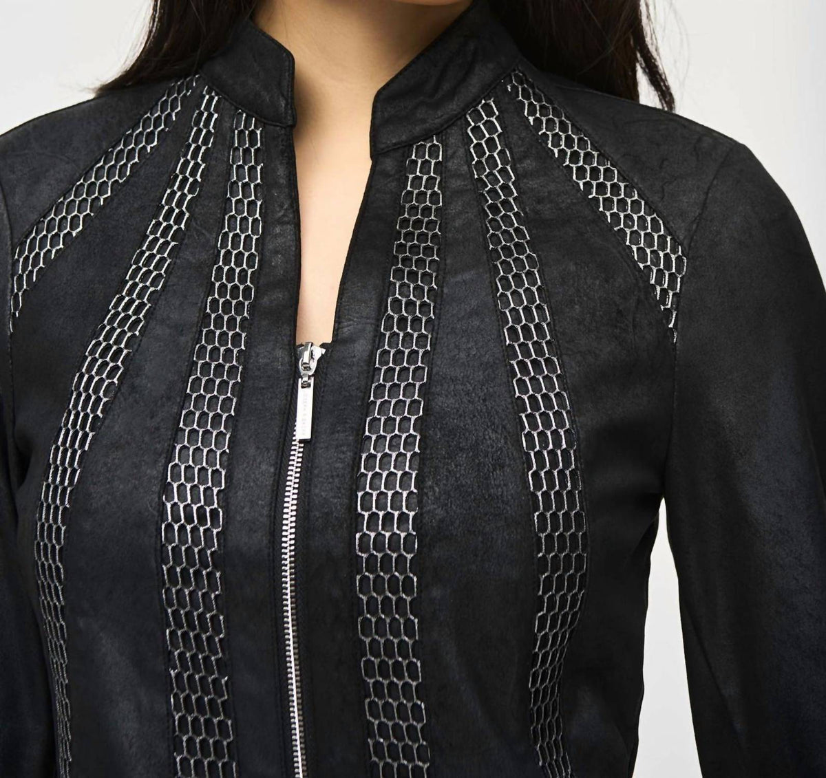 Chaqueta de gamuza sintética color negro