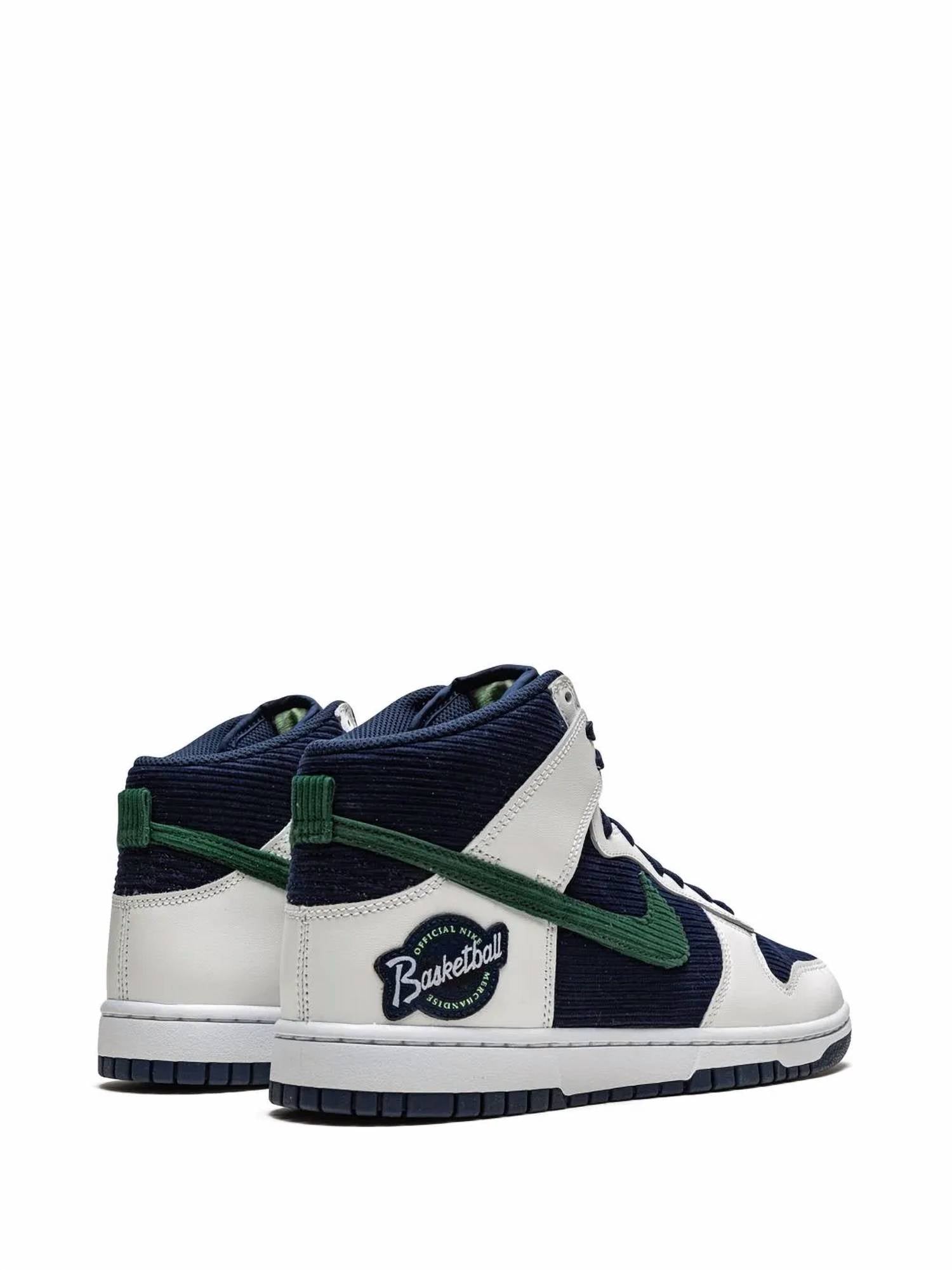 Tenis de hombre con bordado color azul marino