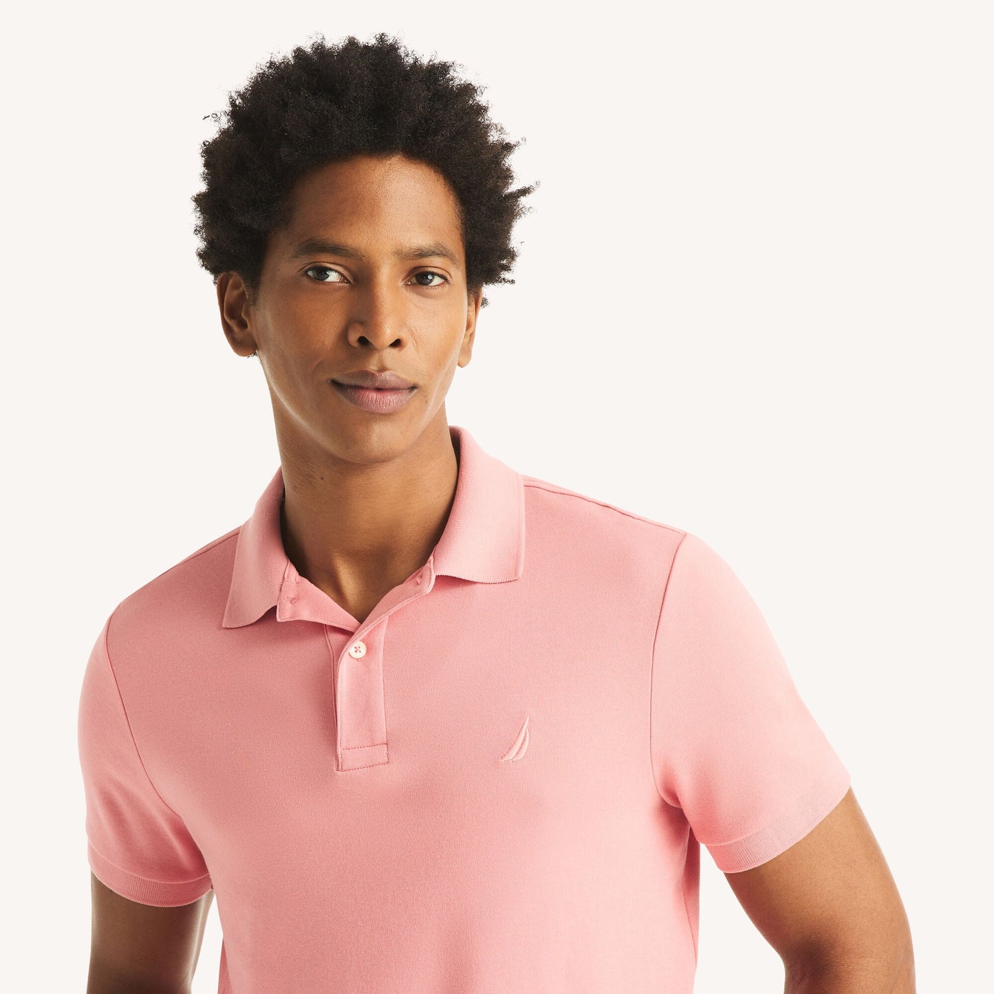 Polo de hombre de corte ajustado