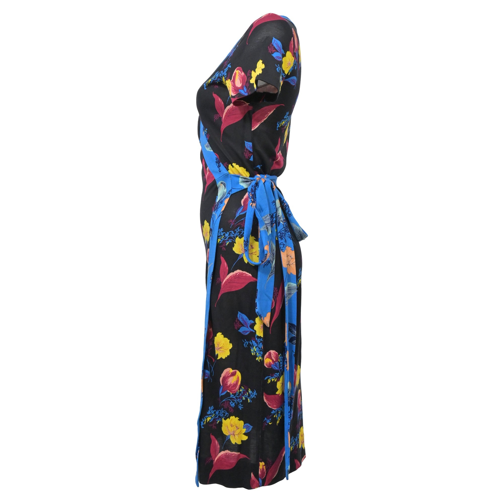 Vestido con estampado floral color negro