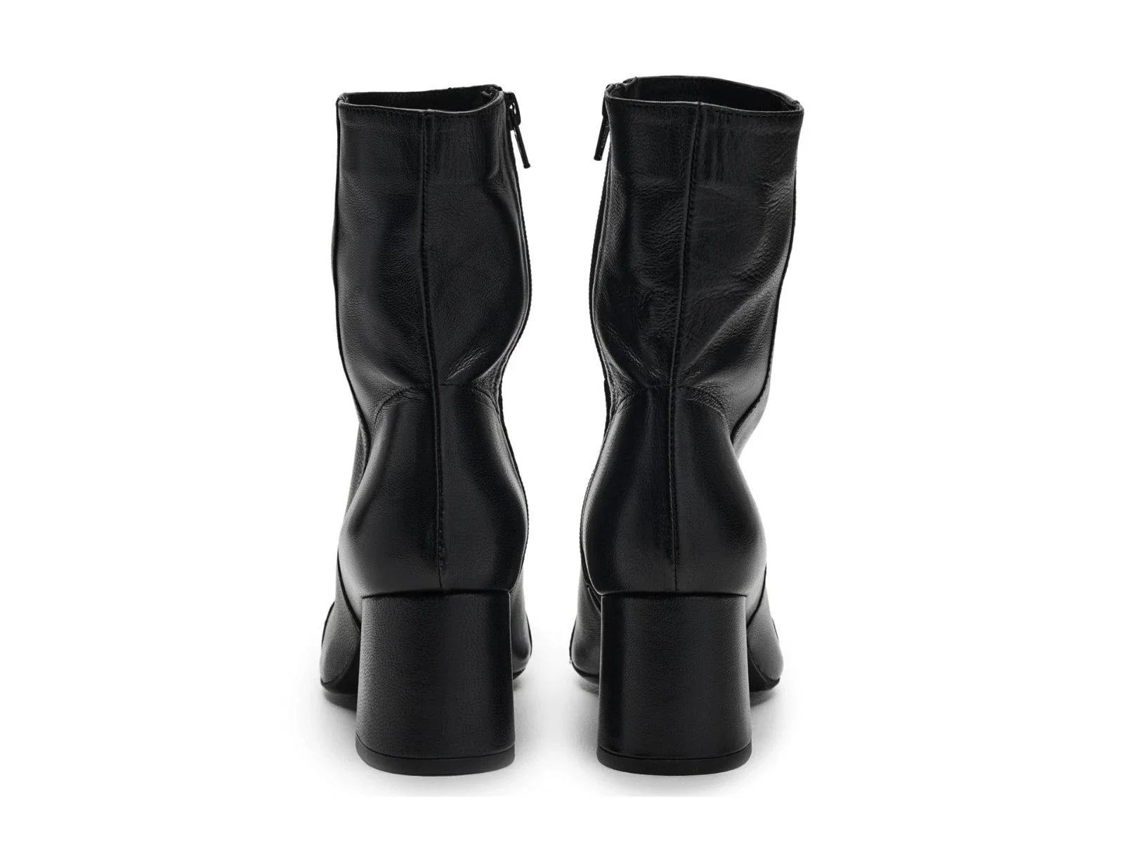 Botines de mujer de cuero color negro