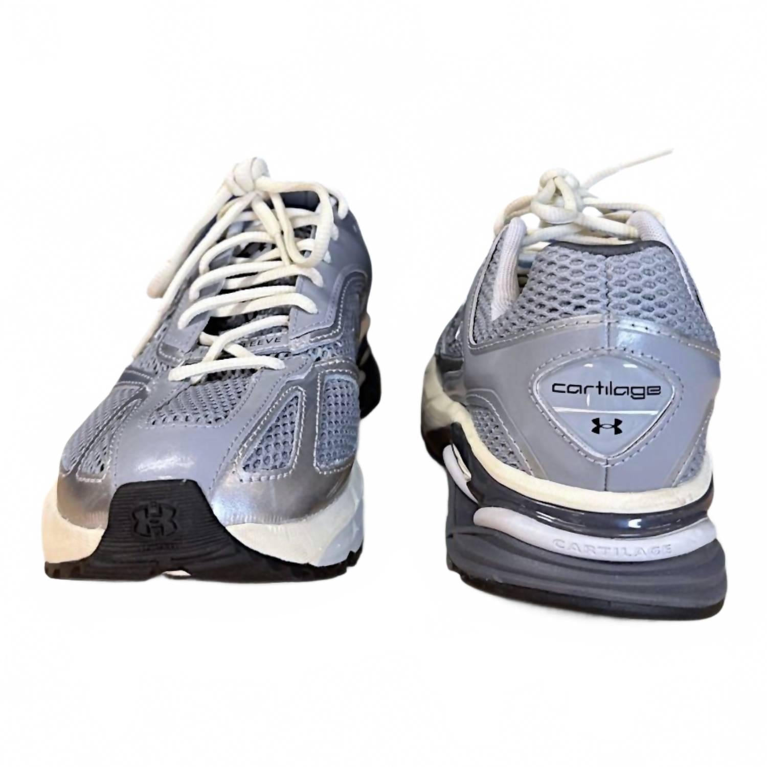 Tenis de hombre color gris