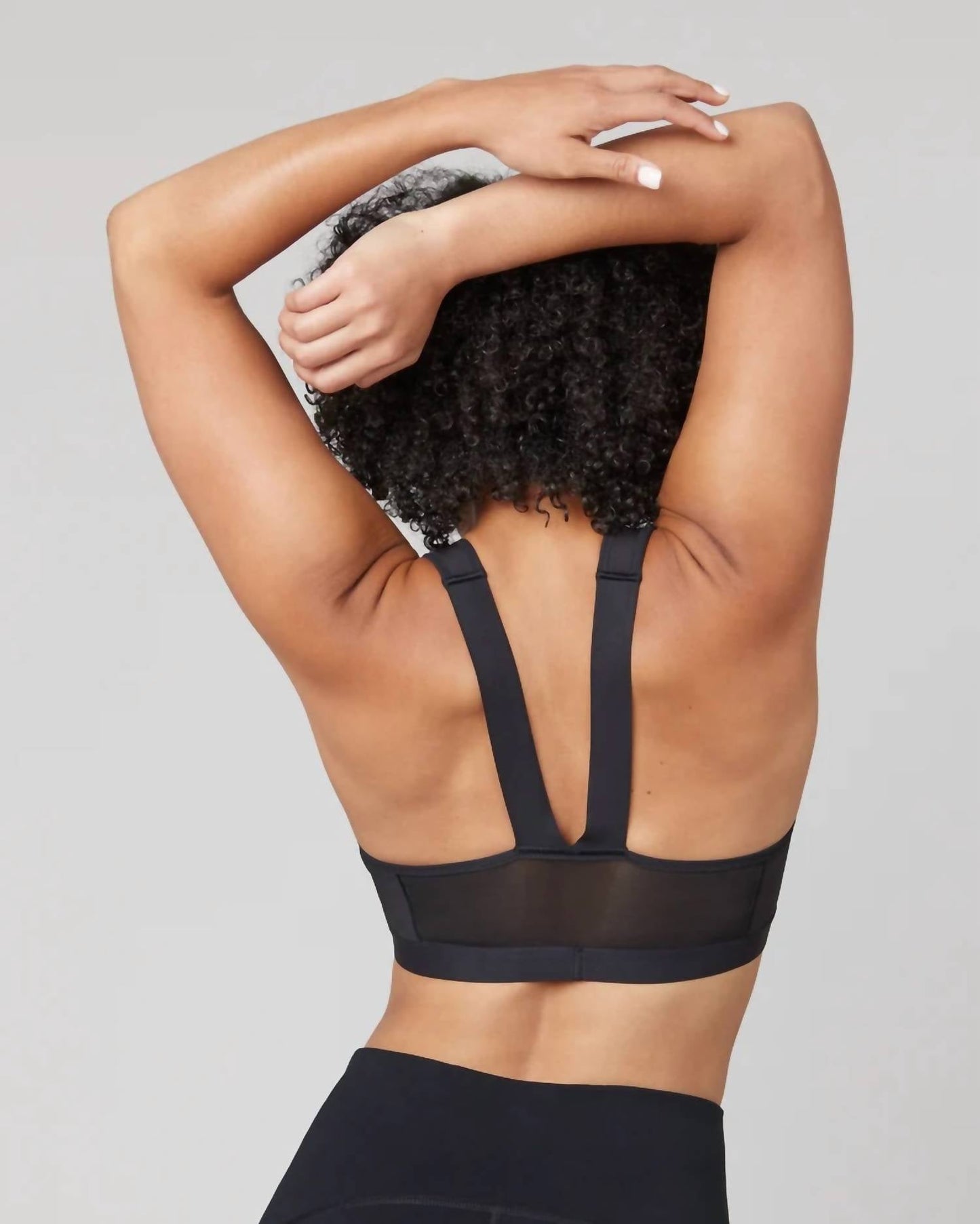 Top deportivo color negro