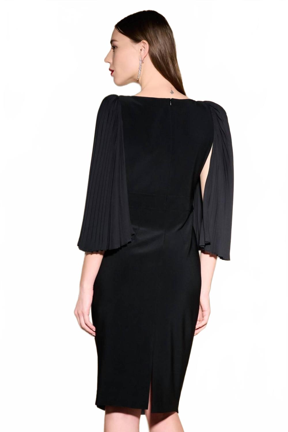 Vestido con pliegues color negro
