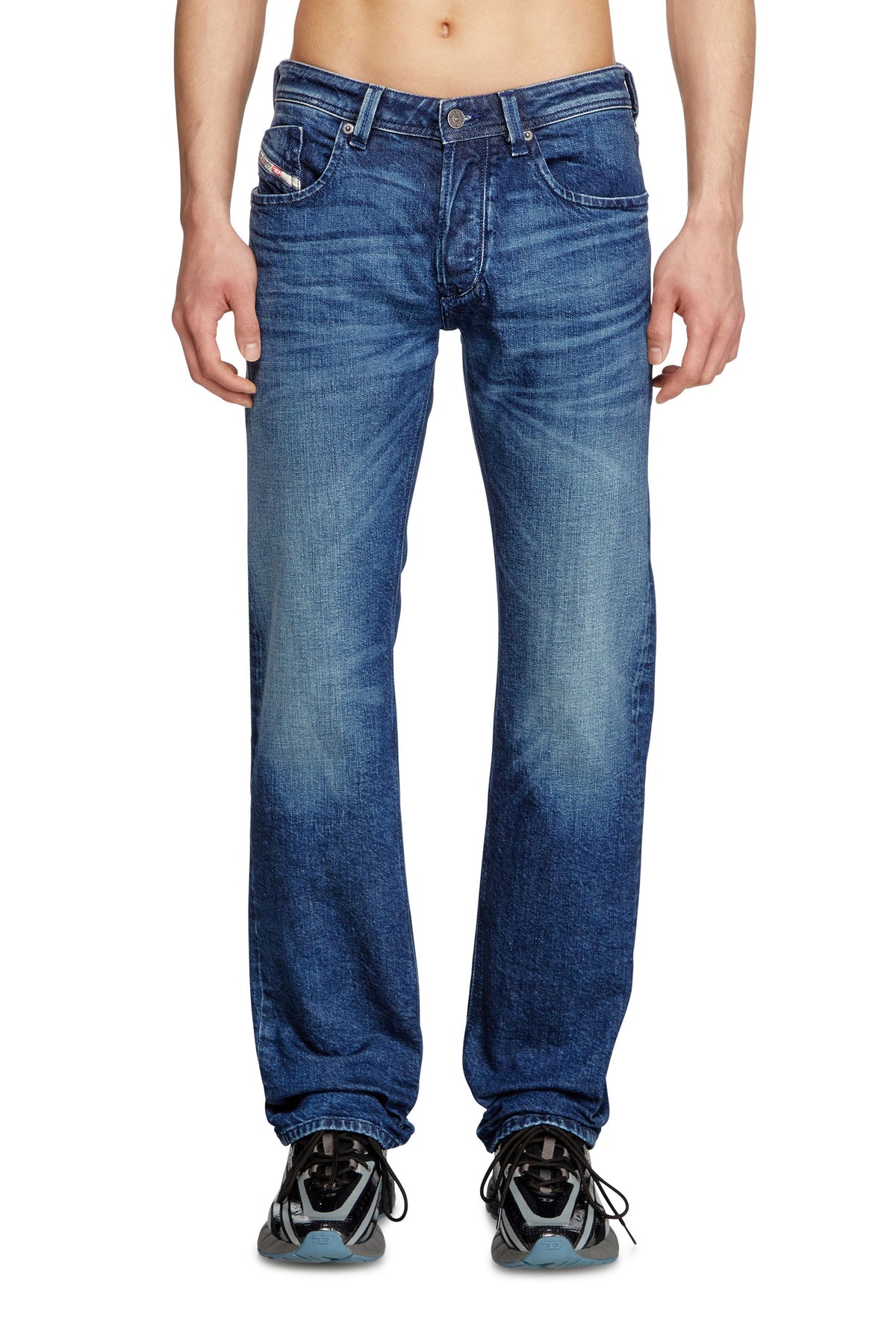 Jean de tiro bajo color azul oscuro