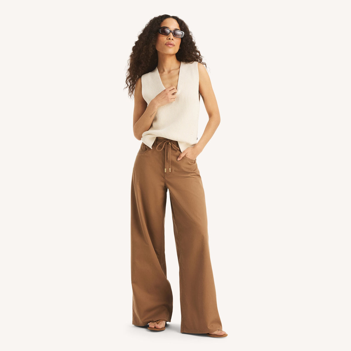 Pantalón de mujer de pierna ancha