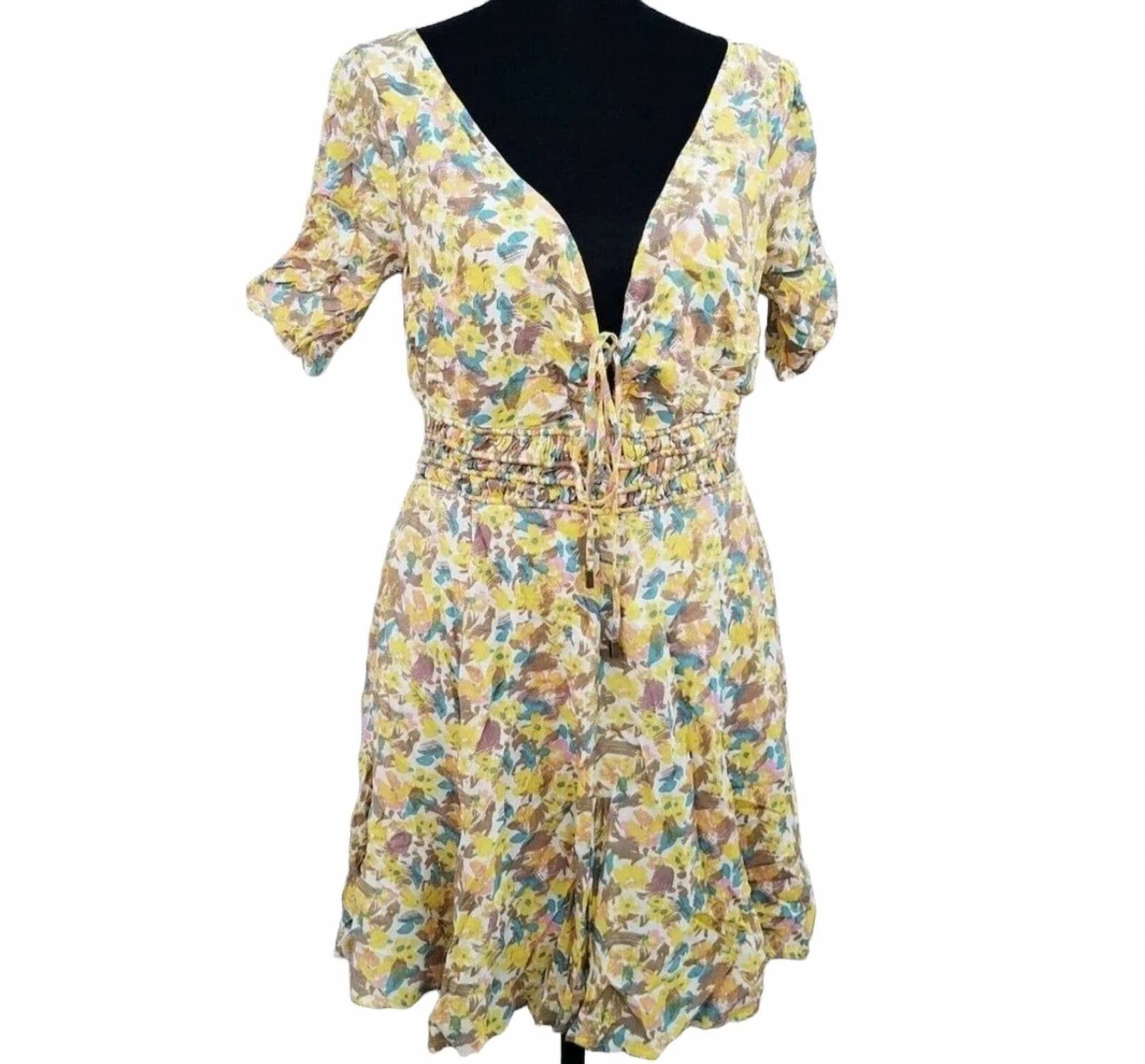 Vestido con estampado floral color marfil