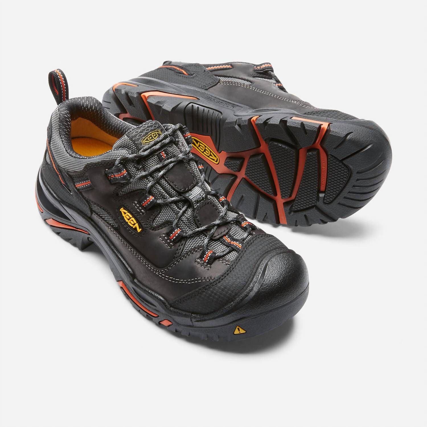 Botas de hombre color negro