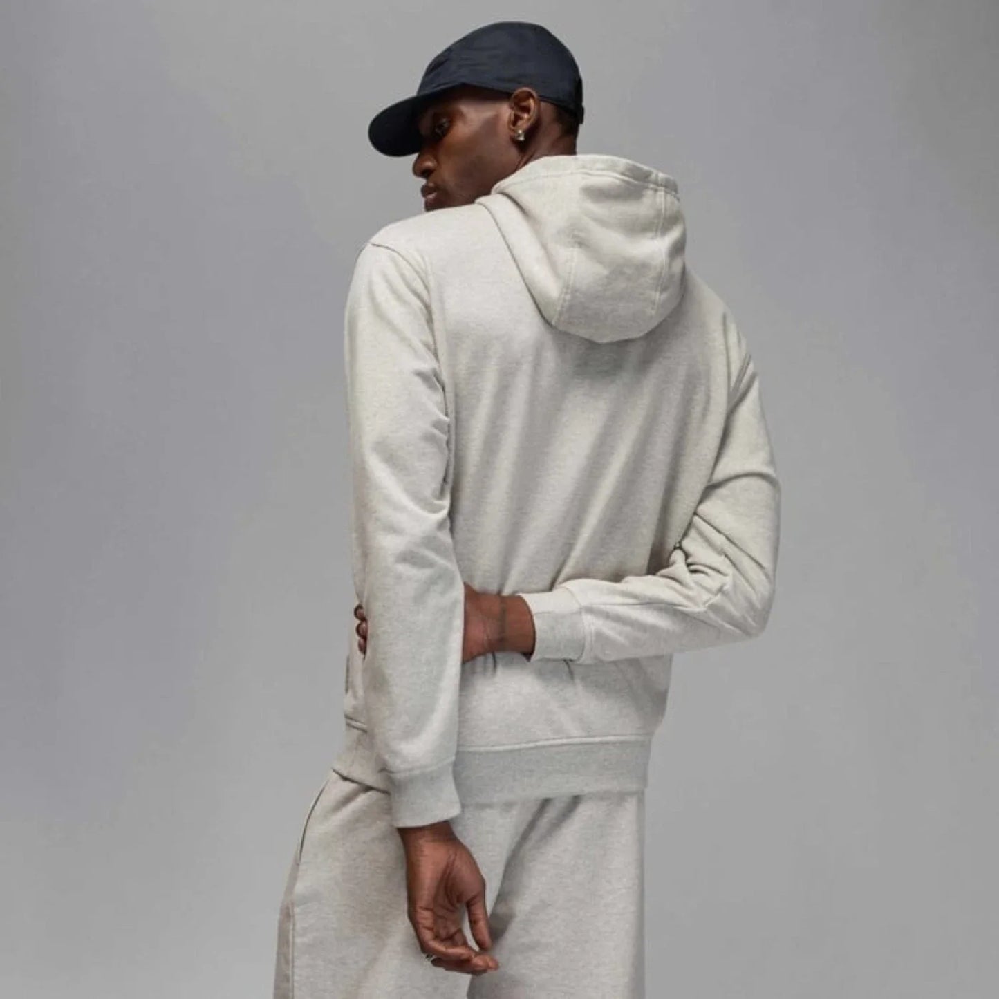 Buzo con capucha de hombre color gris