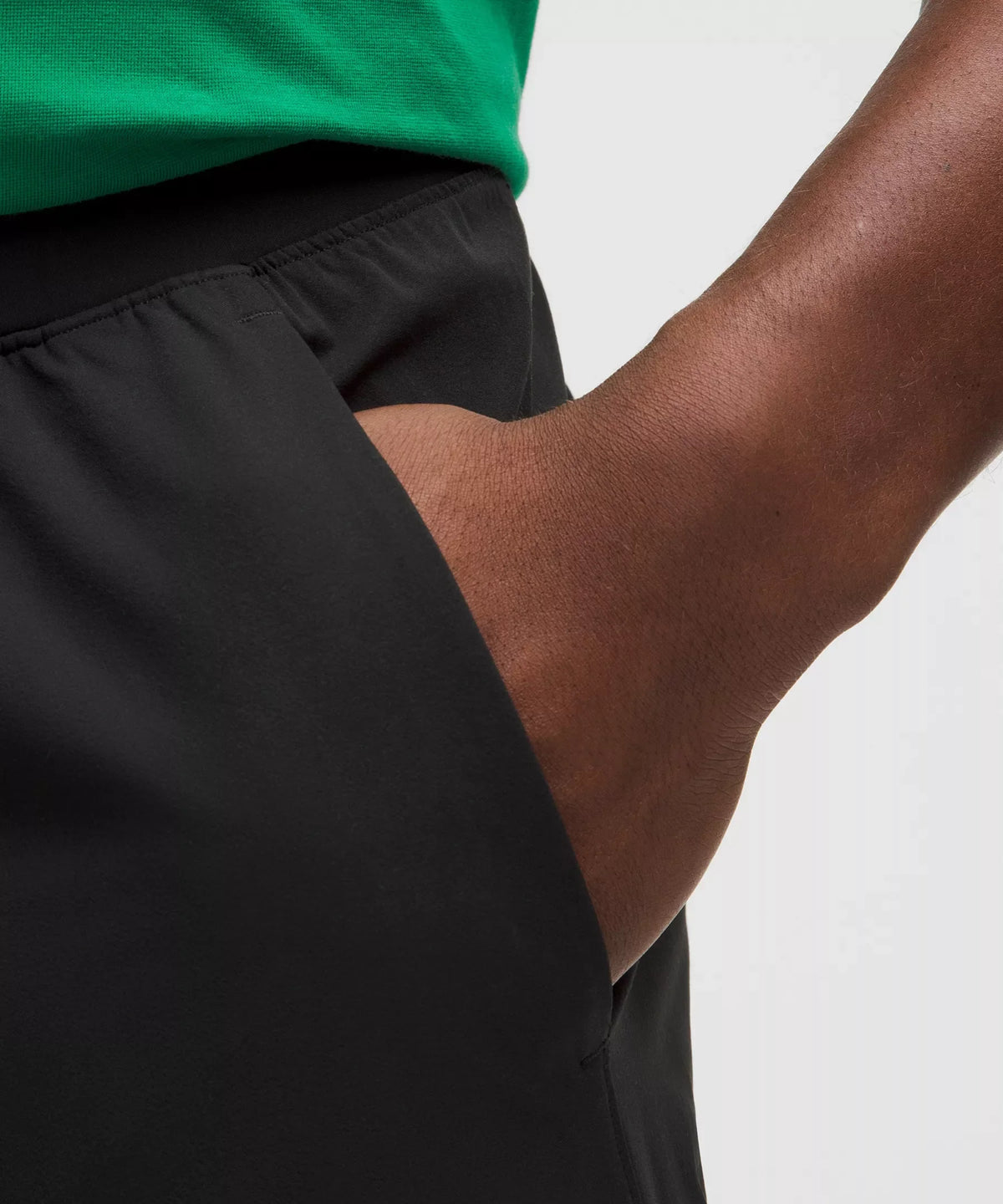 Pantalón de corte ajustado