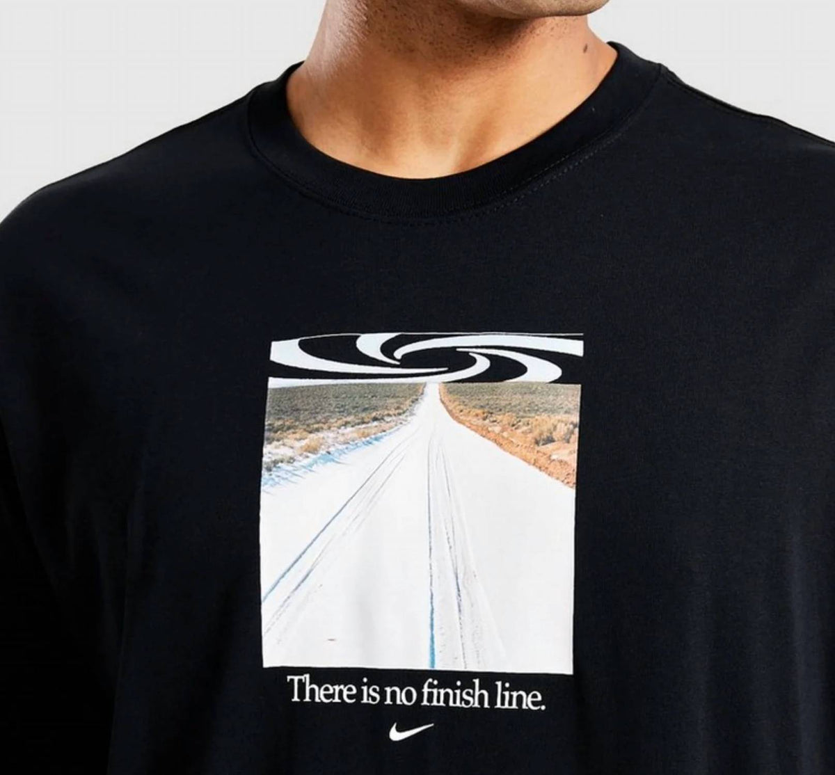 Camiseta color negro