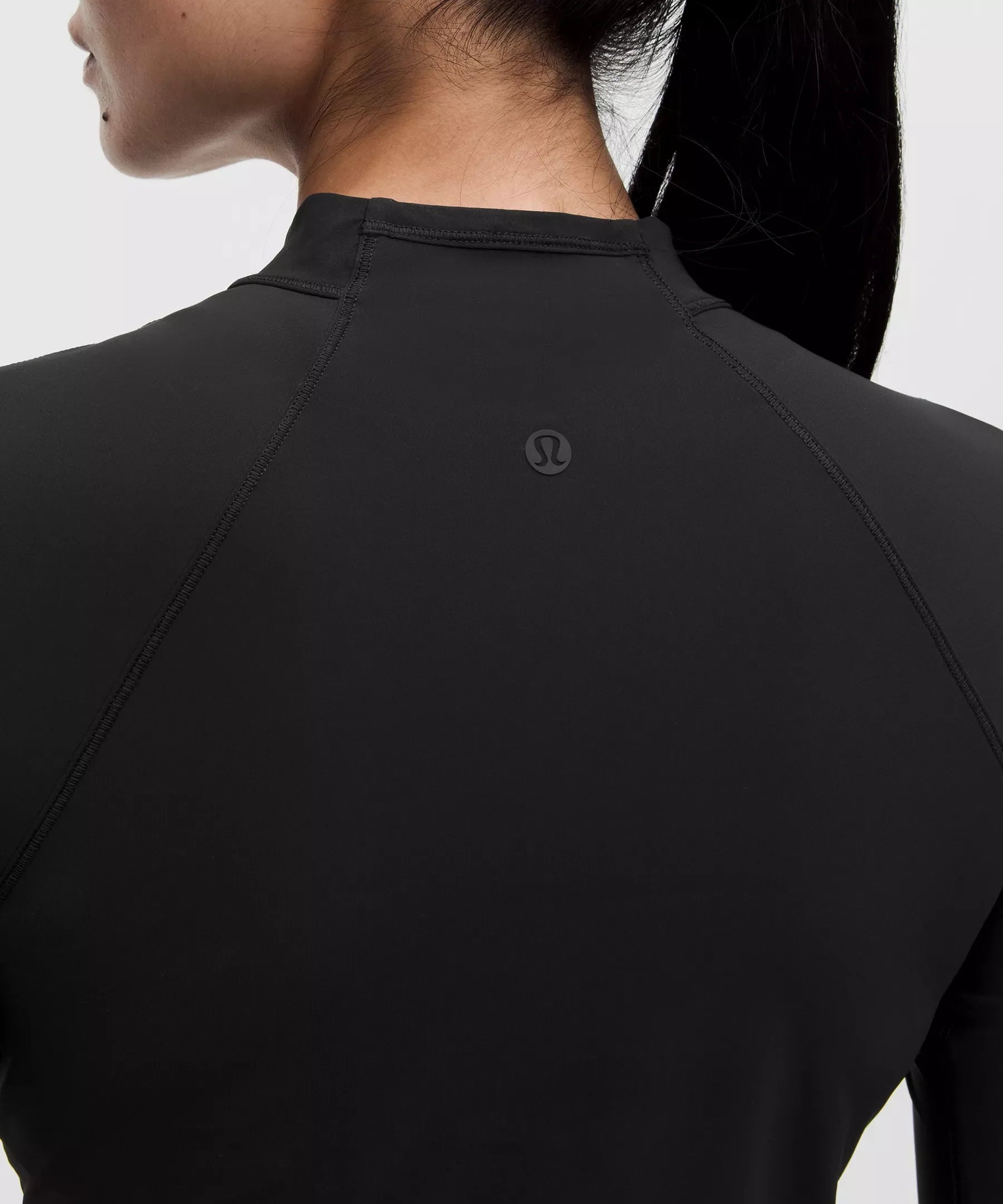 Camisa de manga larga con cuello alto