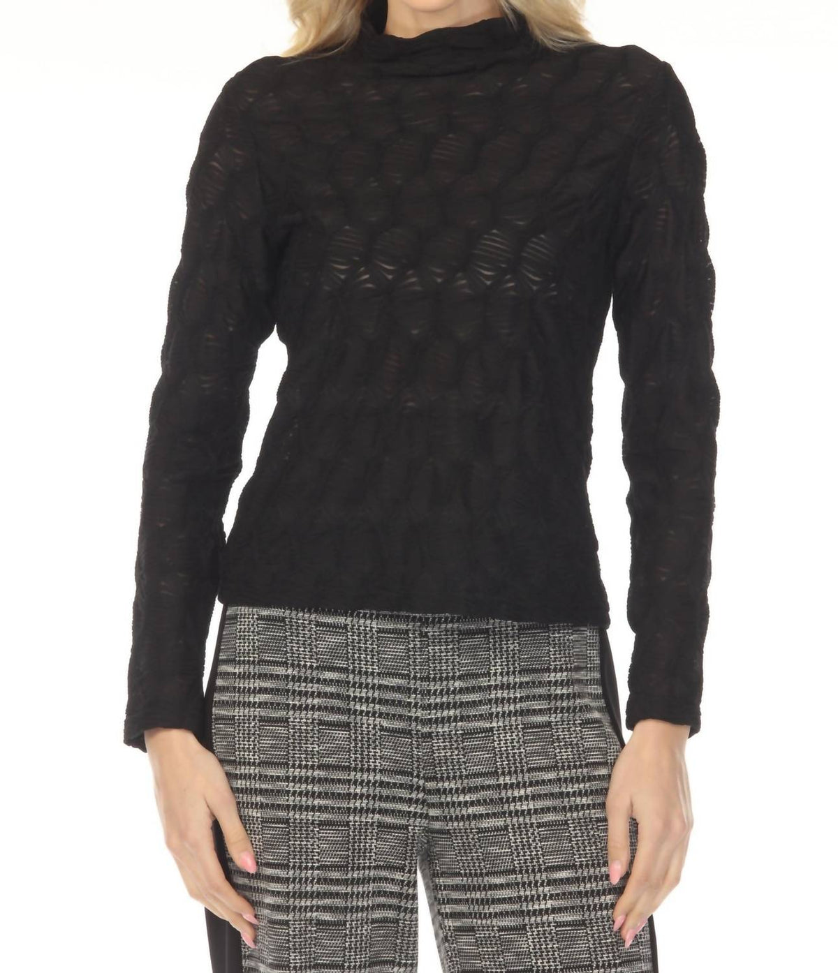 Top con cuello alto color negro