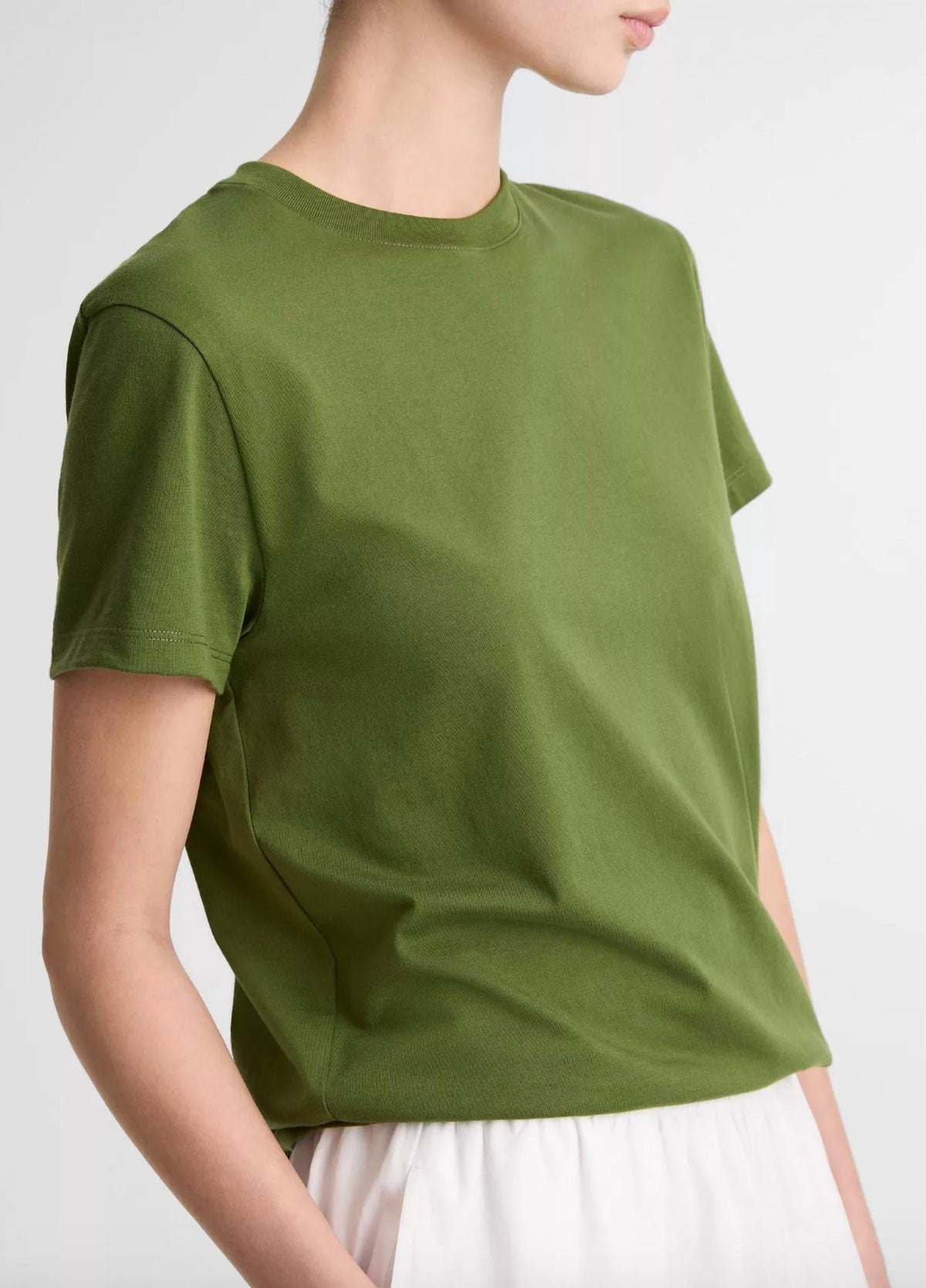 Camiseta de mujer de manga corta con cuello redondo