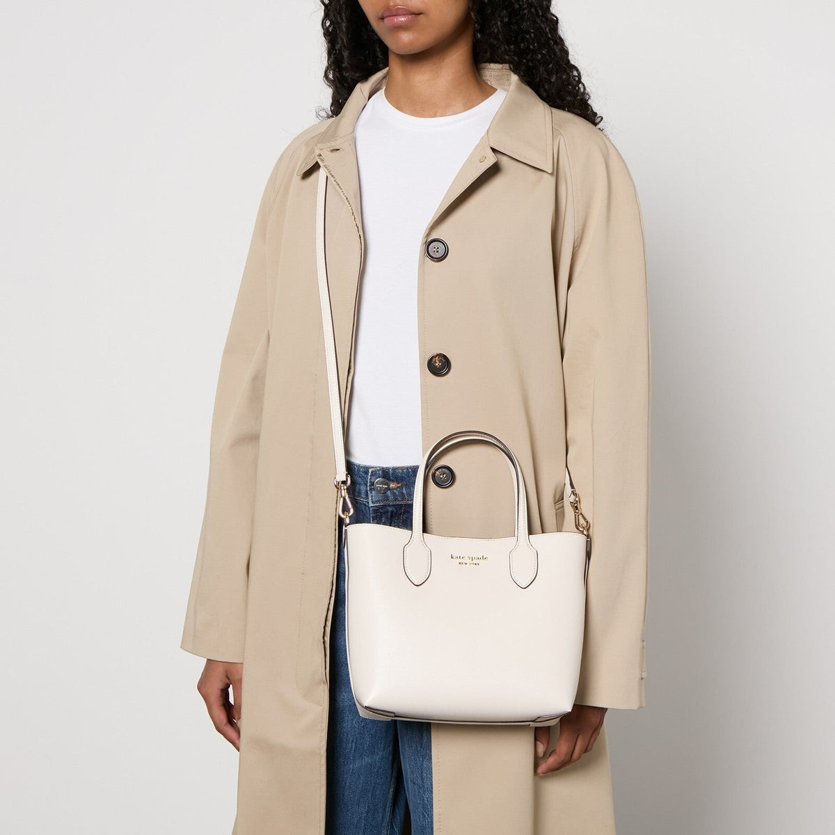 Bolso tote de mujer de cuero color blanco