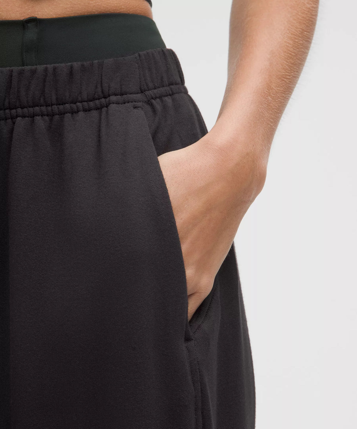 Pantalón de corte amplio de tiro medio