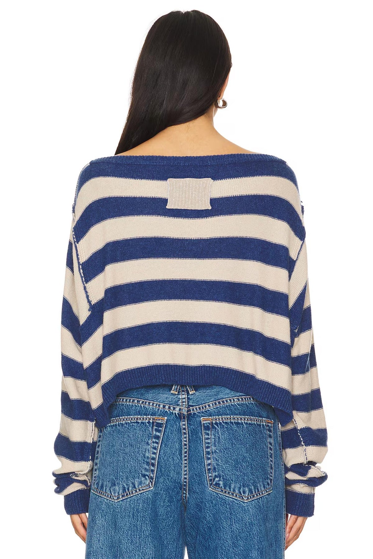 Suéter a rayas color azul y marfil