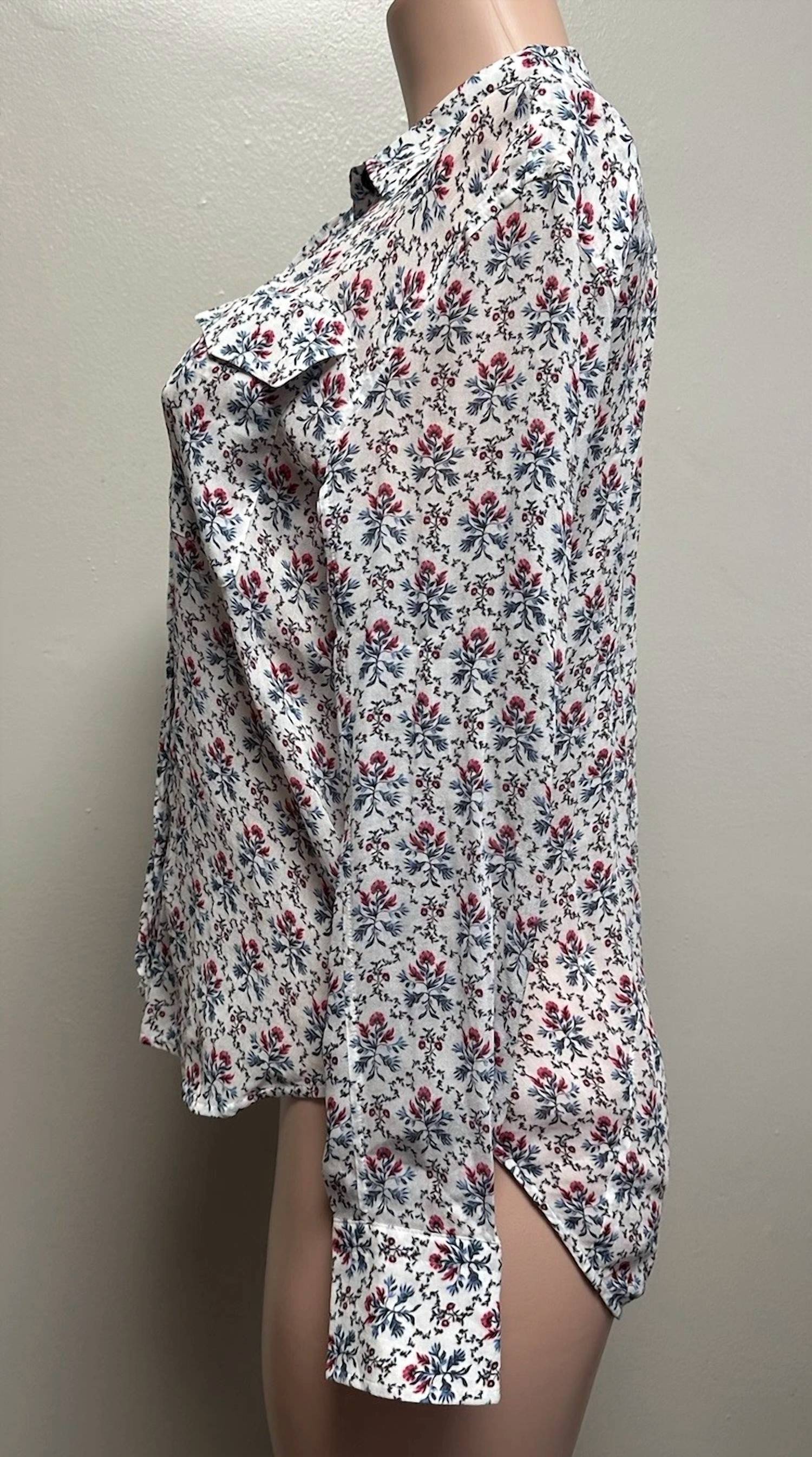Blusa de mujer con estampado floral color blanco