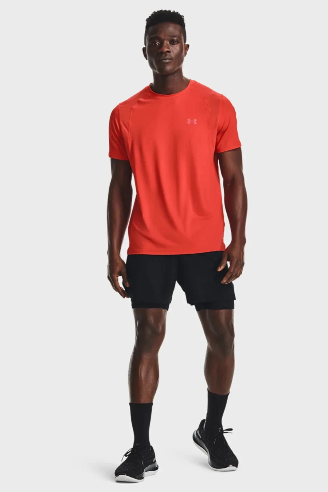 Short de hombre color negro