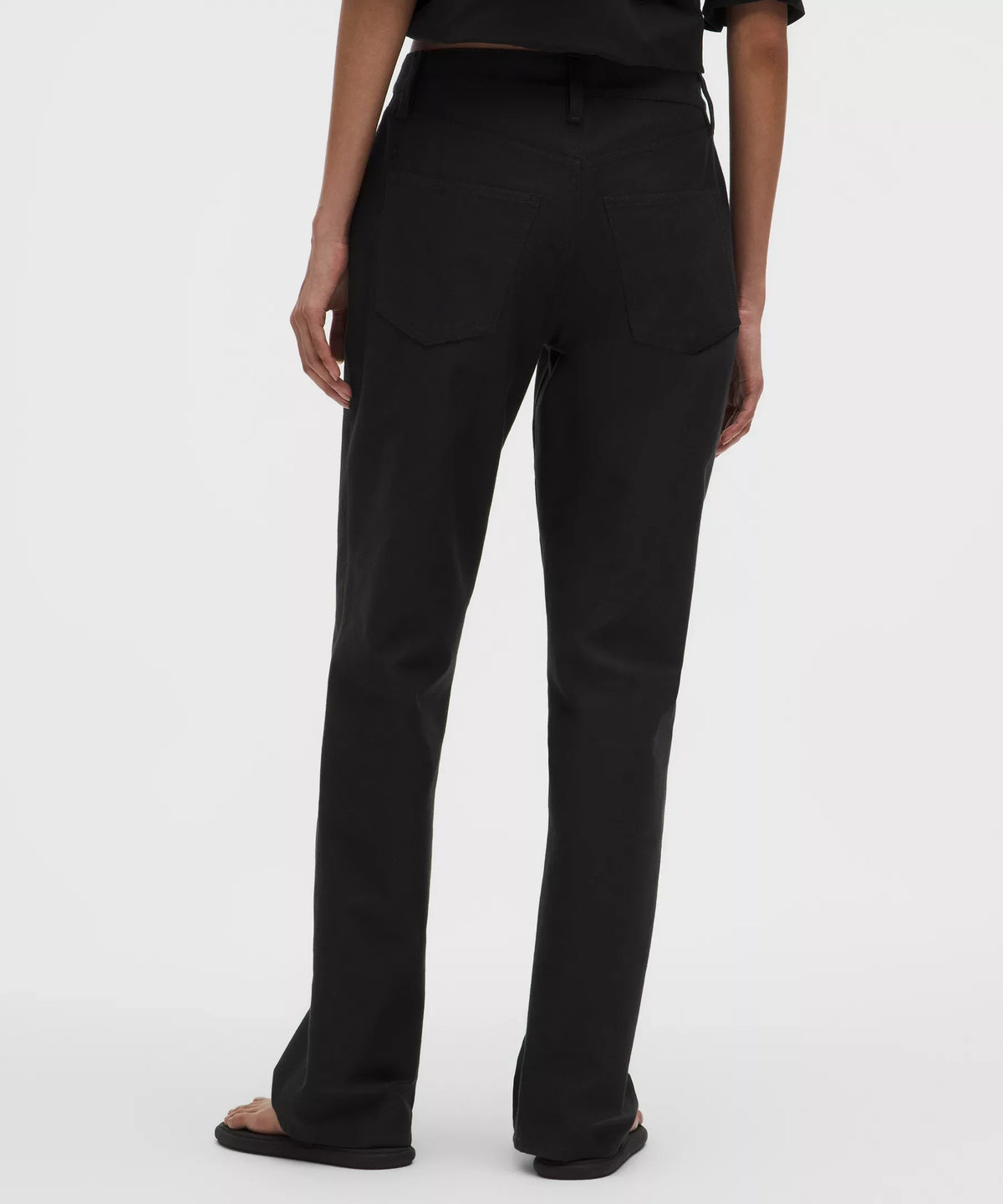 Pantalón de tiro medio
