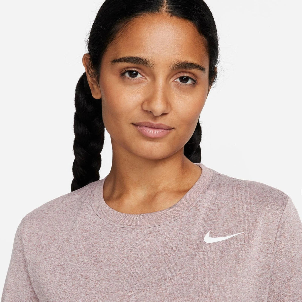 Top de mujer con cuello redondo de corte amplio color café